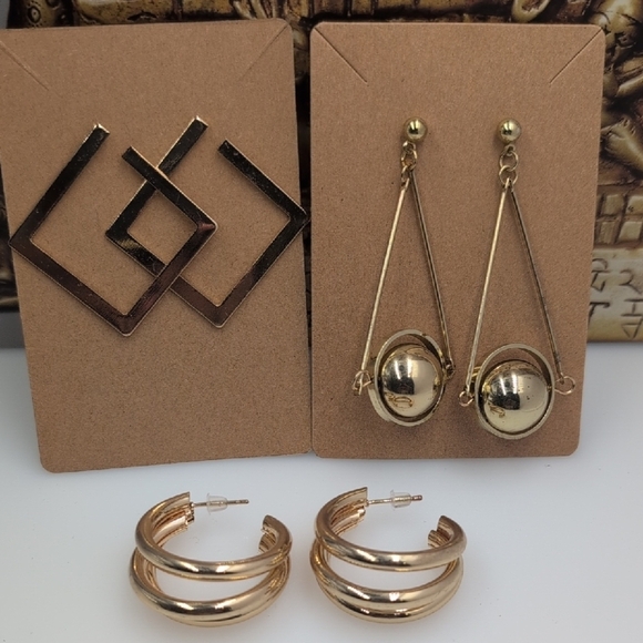 Elegant Gold Geometric Earrings Set - Picture 1 of 7
